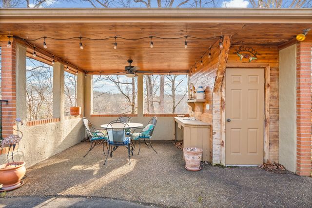 2419 Williams Hollow Rd, Mc Ewen, TN 37101