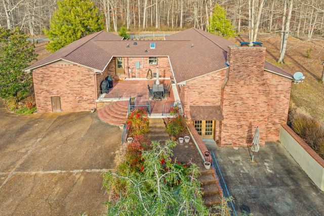 2419 Williams Hollow Rd, Mc Ewen, TN 37101