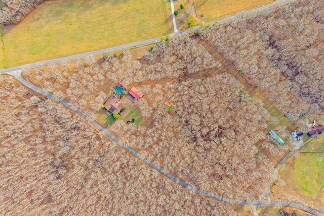 2419 Williams Hollow Rd, Mc Ewen, TN 37101