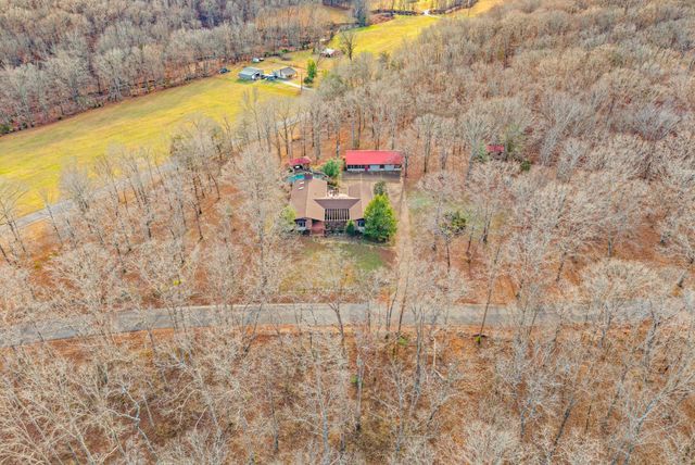 2419 Williams Hollow Rd, Mc Ewen, TN 37101