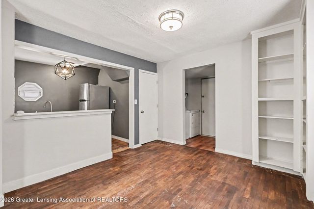 1408 Glenrose Avenue, Lansing, MI 48915