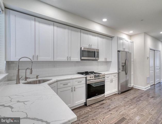 1211 PETERS ST, Philadelphia, PA 19147