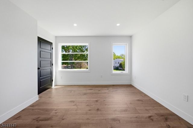 3 Tyne Ct, South Brunswick Twp., NJ 08824