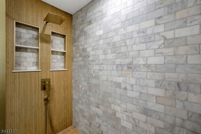 3 Tyne Ct, South Brunswick Twp., NJ 08824