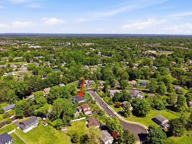 3 Tyne Ct, South Brunswick Twp., NJ 08824
