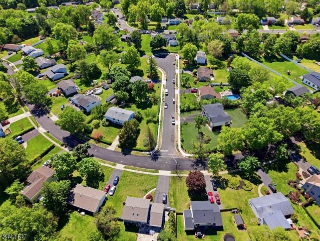 3 Tyne Ct, South Brunswick Twp., NJ 08824