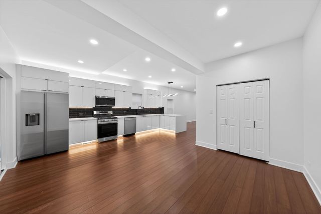 148 W 59th Street, Chicago, IL 60621