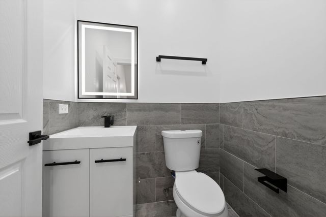 148 W 59th Street, Chicago, IL 60621