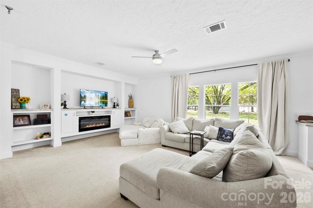 5236 Montana Circle NW, Concord, NC 28027