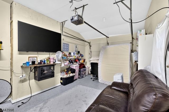 246 N 3rd Ave, Manville Boro, NJ 08835