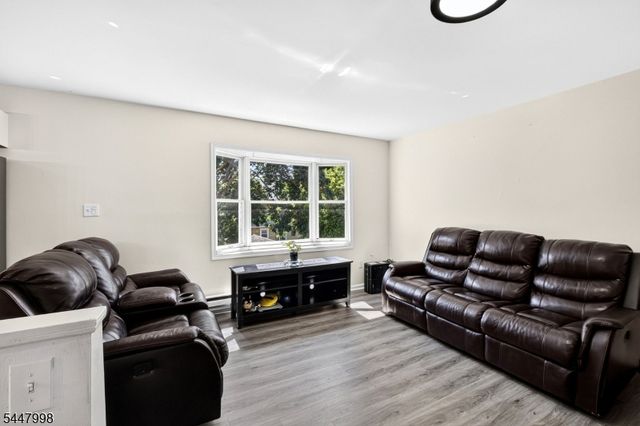 246 N 3rd Ave, Manville Boro, NJ 08835