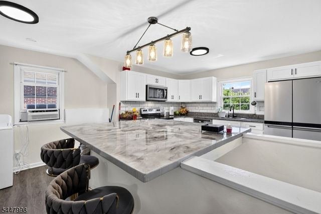 246 N 3rd Ave, Manville Boro, NJ 08835