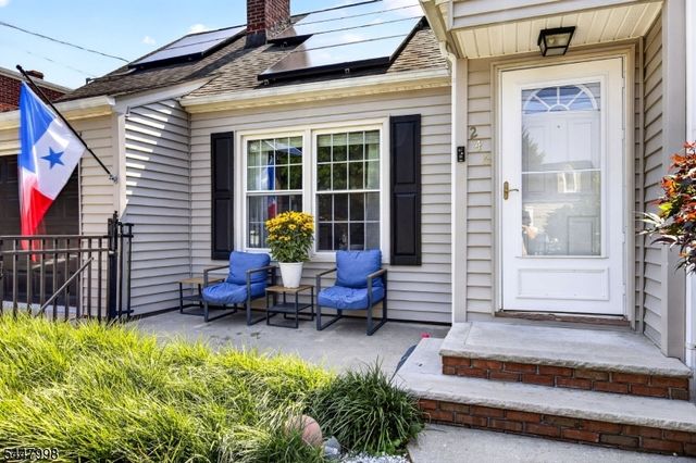 246 N 3rd Ave, Manville Boro, NJ 08835
