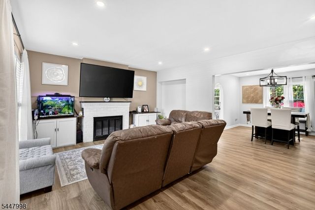 246 N 3rd Ave, Manville Boro, NJ 08835