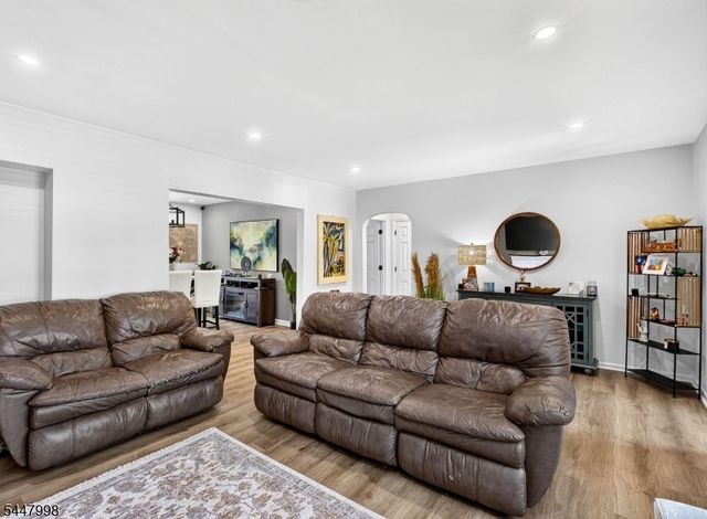 246 N 3rd Ave, Manville Boro, NJ 08835