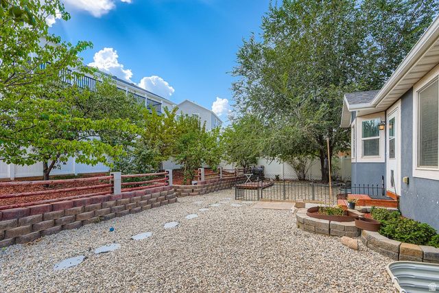 6474 S SILHOUETTE LN, West Valley City, UT 84081