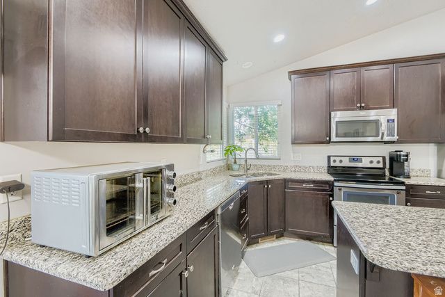 6474 S SILHOUETTE LN, West Valley City, UT 84081