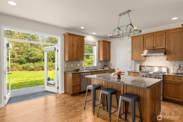 1125 324th Way NE, Carnation, WA 98014
