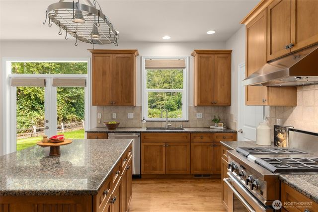 1125 324th Way NE, Carnation, WA 98014