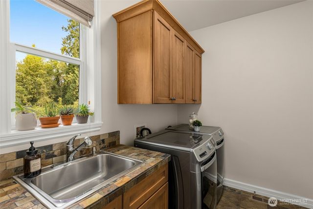 1125 324th Way NE, Carnation, WA 98014