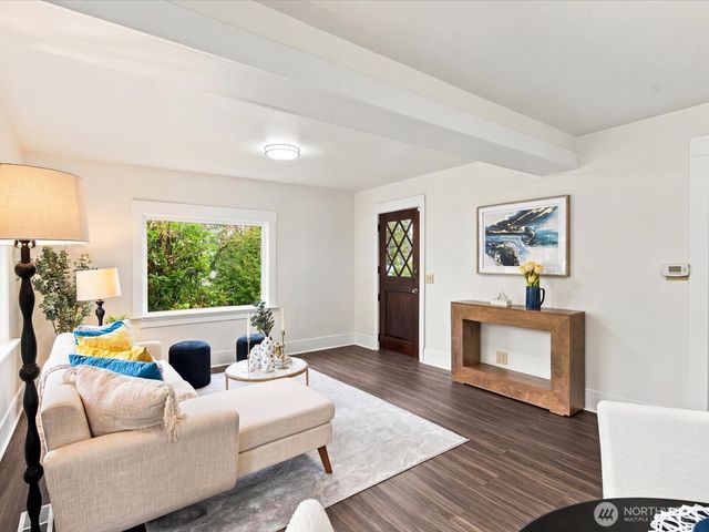 8848 13th Avenue SW, Seattle, WA 98106