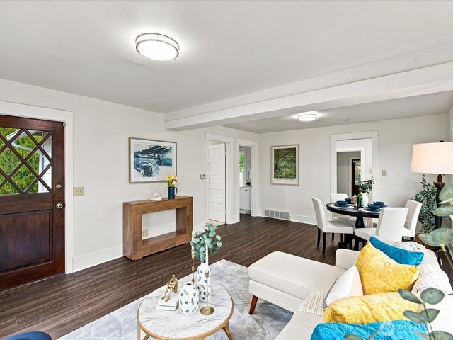 8848 13th Avenue SW, Seattle, WA 98106