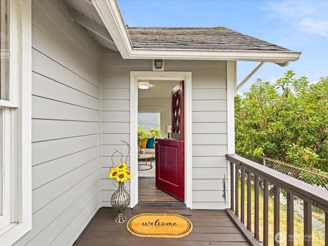 8848 13th Avenue SW, Seattle, WA 98106