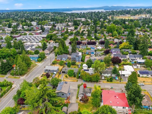 8848 13th Avenue SW, Seattle, WA 98106