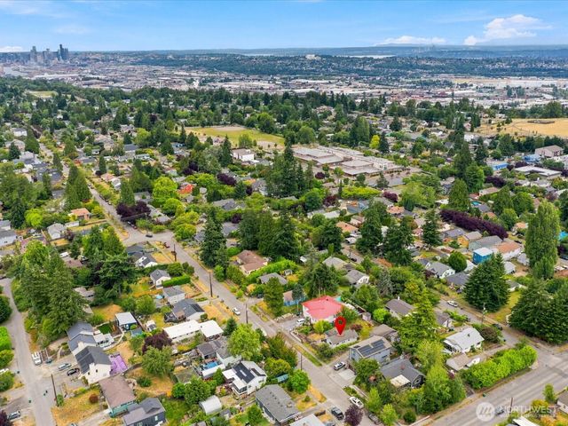 8848 13th Avenue SW, Seattle, WA 98106