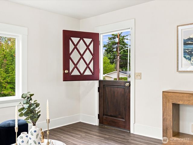 8848 13th Avenue SW, Seattle, WA 98106