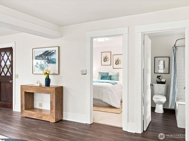 8848 13th Avenue SW, Seattle, WA 98106