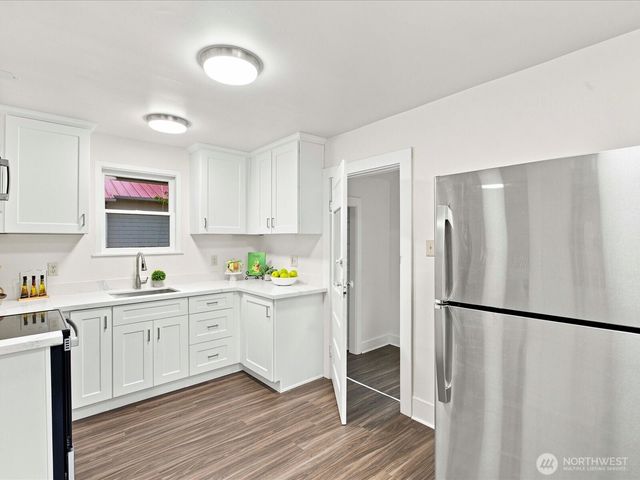 8848 13th Avenue SW, Seattle, WA 98106