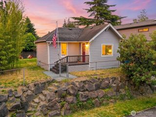 8848 13th Avenue SW, Seattle, WA 98106