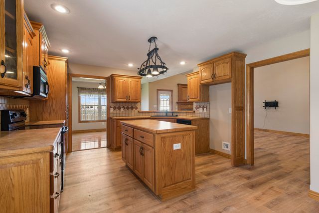 3746 N Croswell Avenue, Springfield, MO 65803
