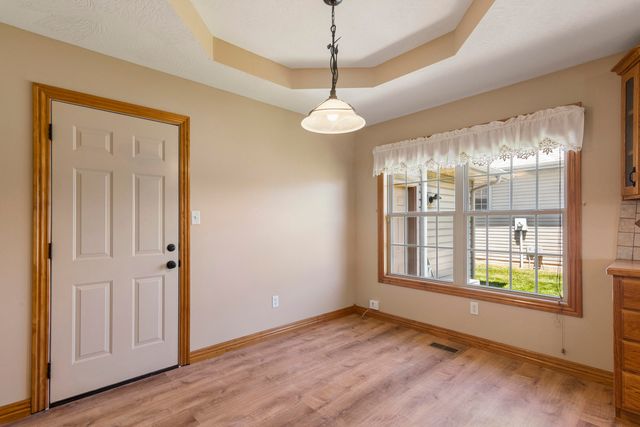3746 N Croswell Avenue, Springfield, MO 65803
