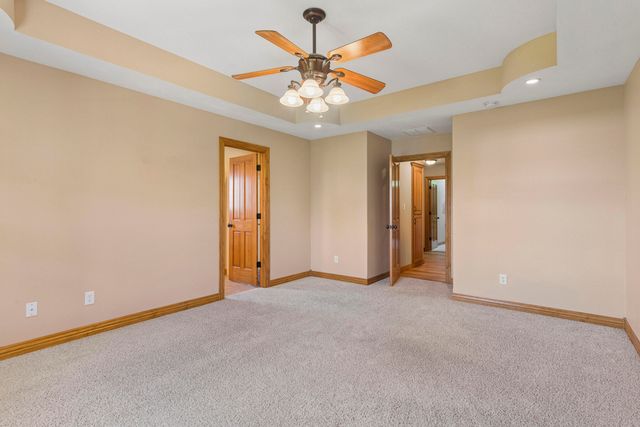 3746 N Croswell Avenue, Springfield, MO 65803