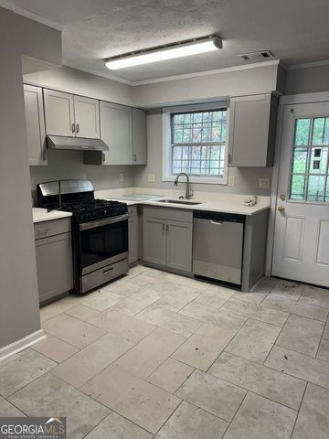 404 Prince Of Wales, Stone Mountain, GA 30083