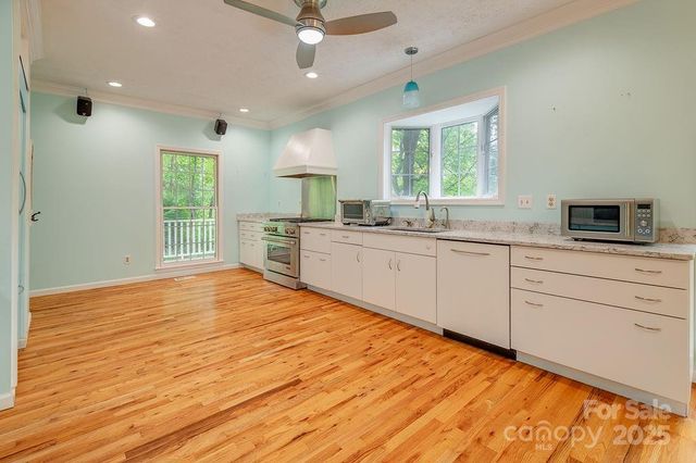 111 Sunny Ridge Drive, Asheville, NC 28804