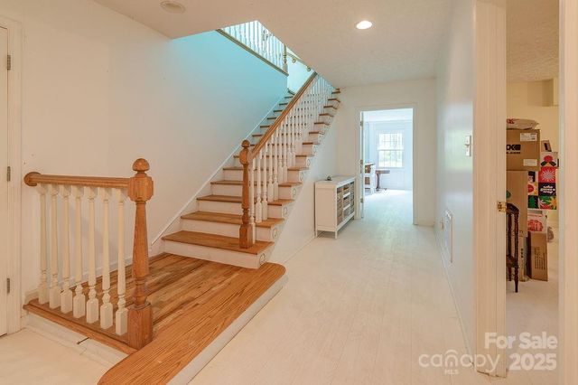 111 Sunny Ridge Drive, Asheville, NC 28804