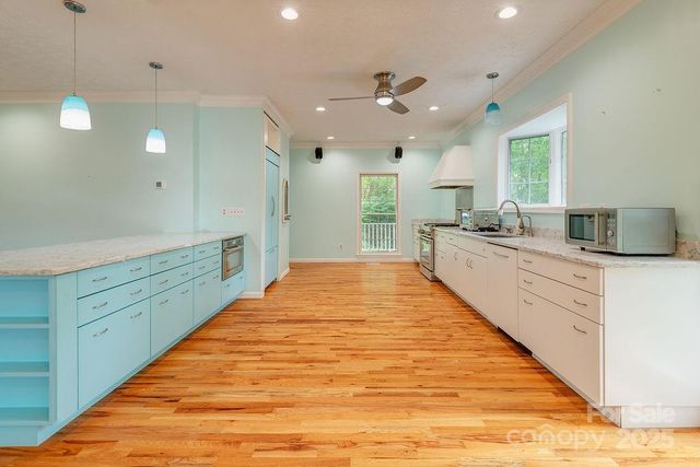 111 Sunny Ridge Drive, Asheville, NC 28804
