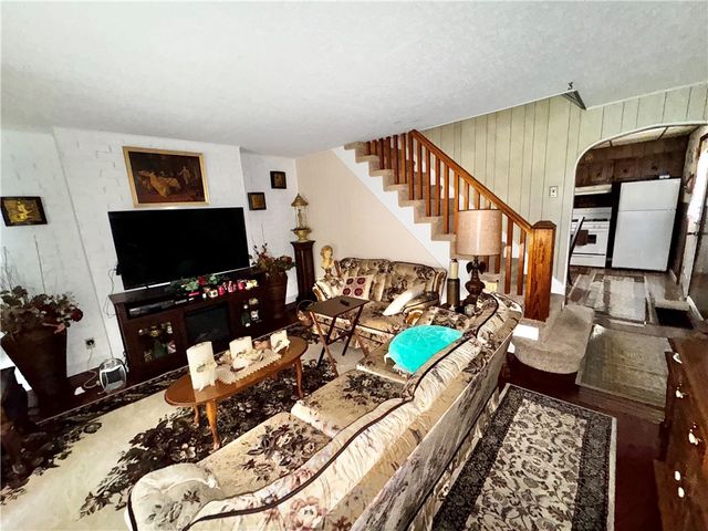 3072 3rd St, Centerville, PA 15429
