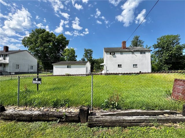 3072 3rd St, Centerville, PA 15429