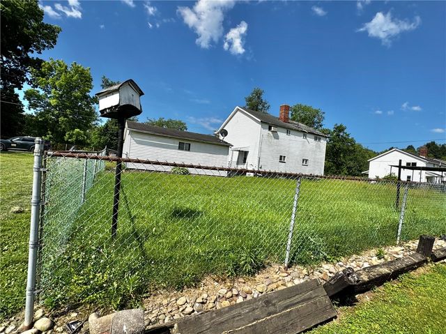 3072 3rd St, Centerville, PA 15429