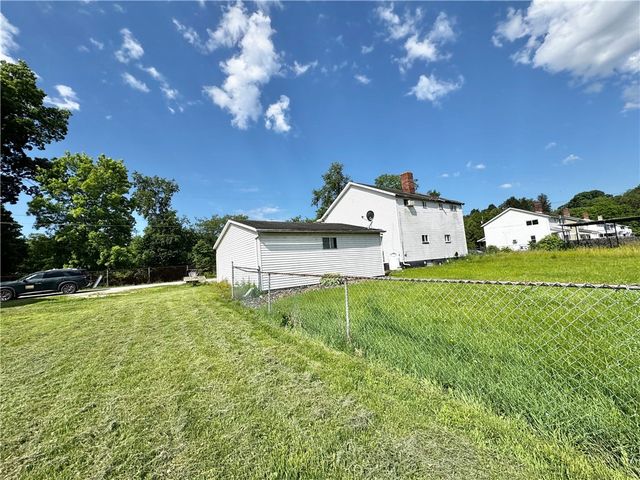 3072 3rd St, Centerville, PA 15429