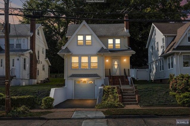 692 Chestnut Avenue, Teaneck, NJ 07666