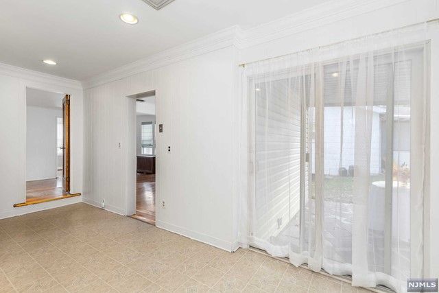 692 Chestnut Avenue, Teaneck, NJ 07666