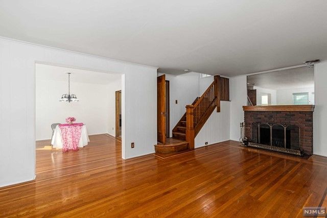 692 Chestnut Avenue, Teaneck, NJ 07666