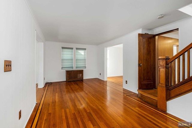 692 Chestnut Avenue, Teaneck, NJ 07666