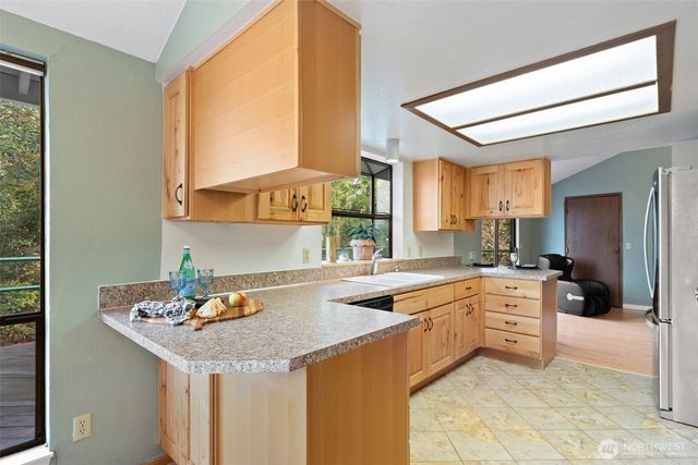 401 E Cove View Road, Belfair, WA 98528