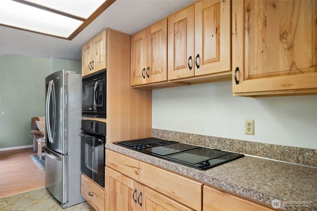 401 E Cove View Road, Belfair, WA 98528